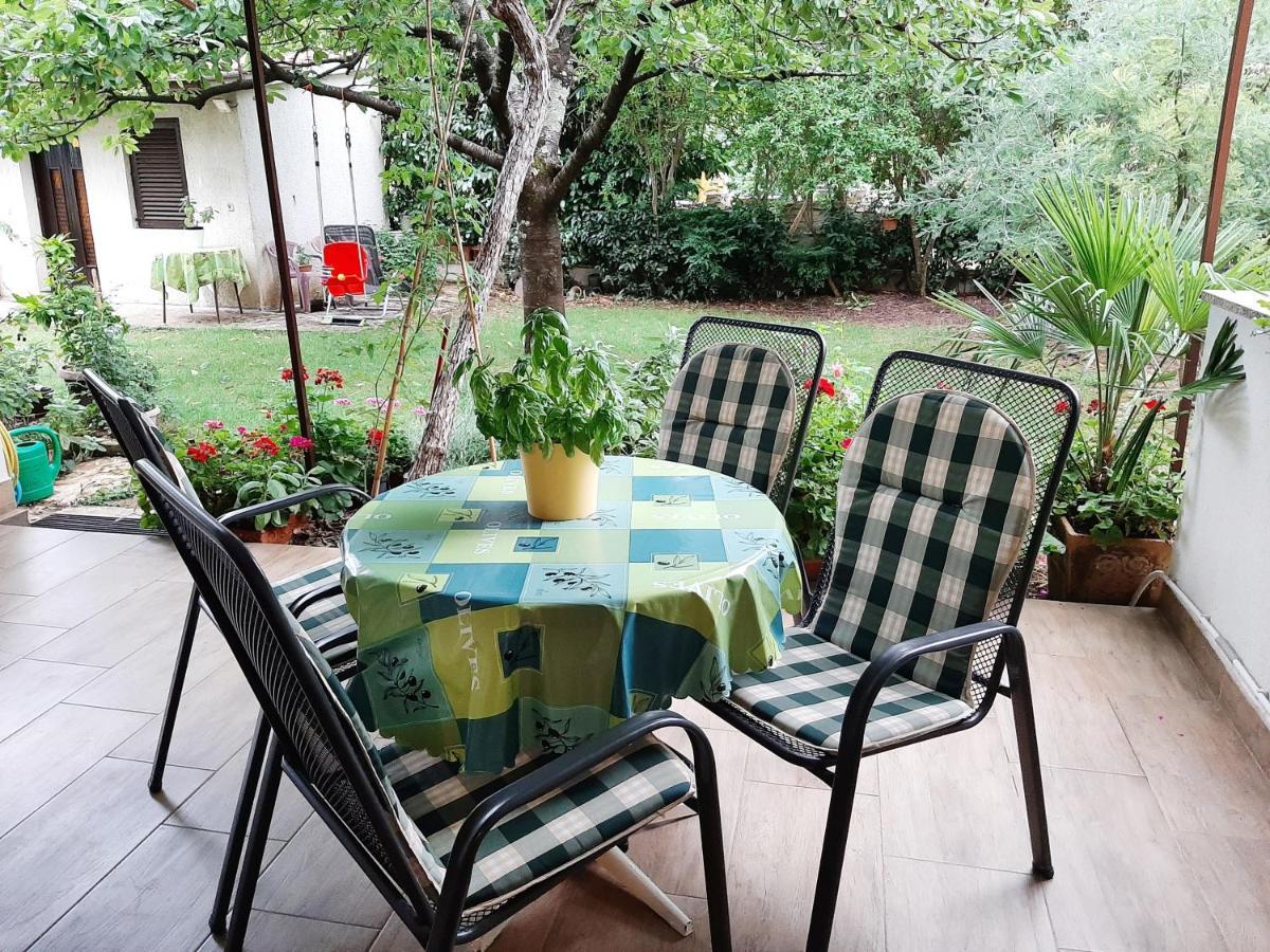 רוביני Cvitic Apartments מראה חיצוני תמונה
